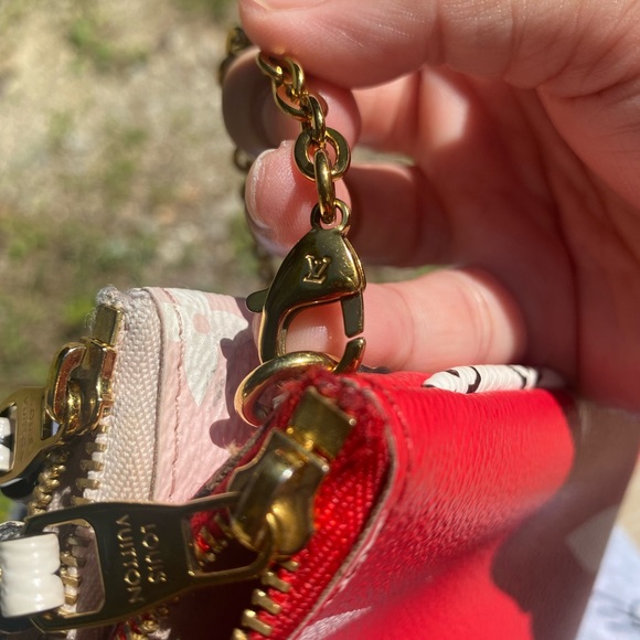 Louis Vuitton Pochette Giant Monogram Double Zip - Picture 10 of 14